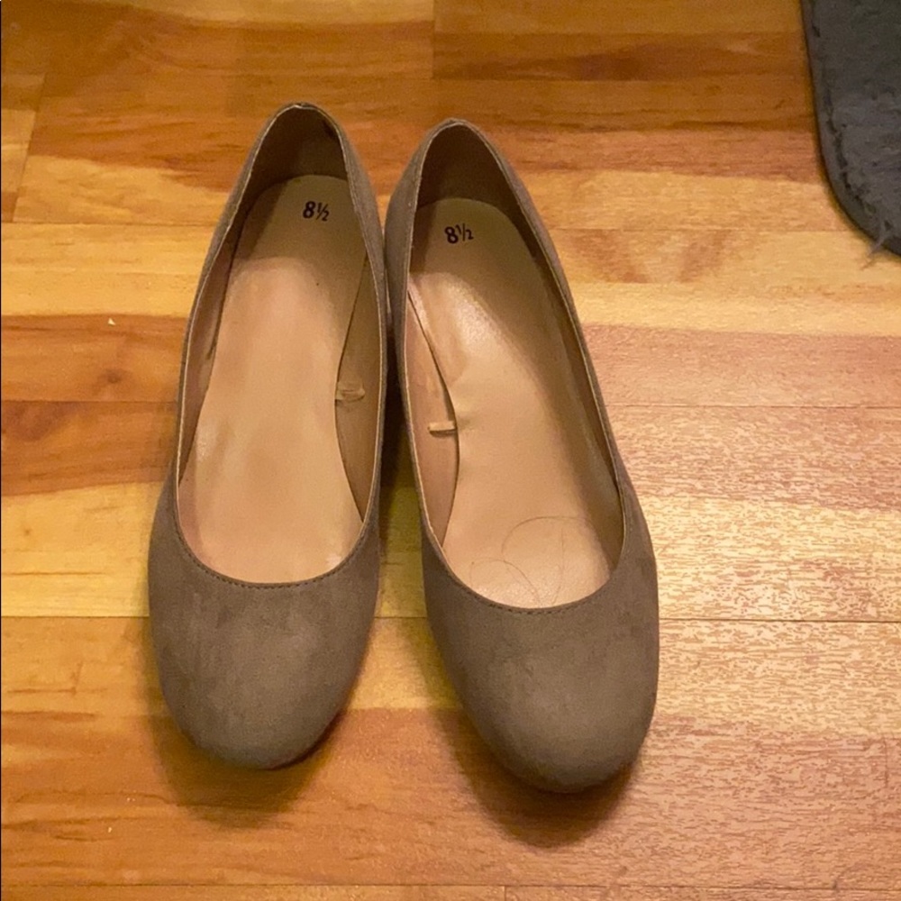 🐈1.5 inch tan heeled flat/ loafers